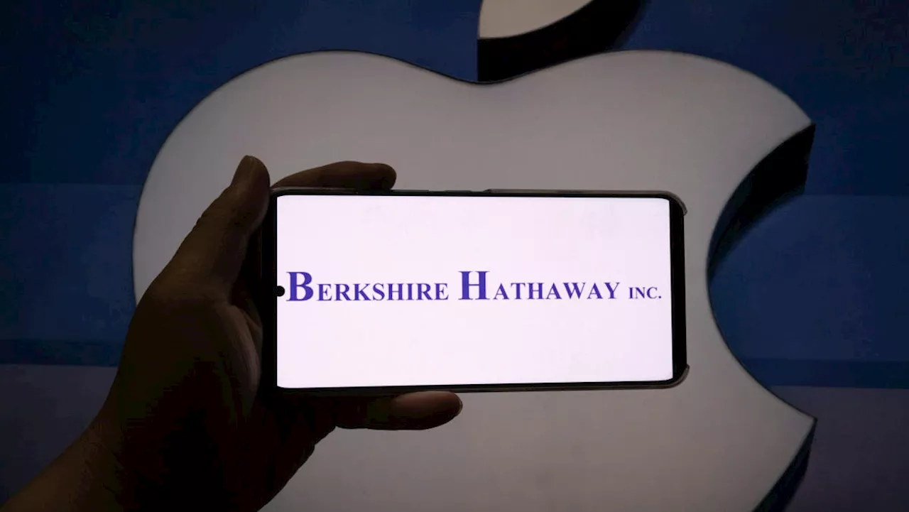 Warren Buffett's Berkshire Hathaway slashes Apple stake