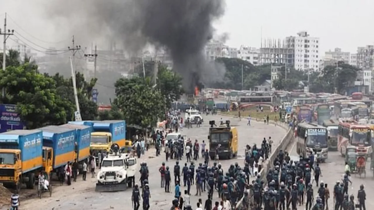 बांग्लादेश: उपद्रवियों ने चार मंदिरों में की तोड़फोड़, हमले से इंदिरा गांधी सांस्कृतिक केंद्र क्षतिग्रस्त