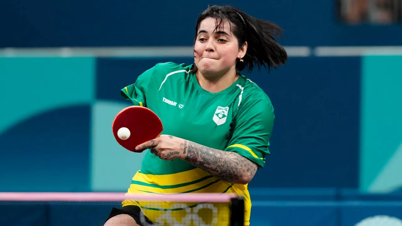 Olympia 2024 feiert einarmige Tischtennis-Spielerin Bruna Alexandre!