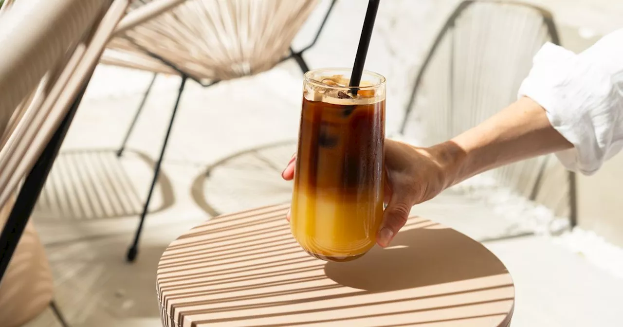 Eiskaffee 2.0: Bumble Coffee ist der erfrischende TikTok-Trend im Sommer