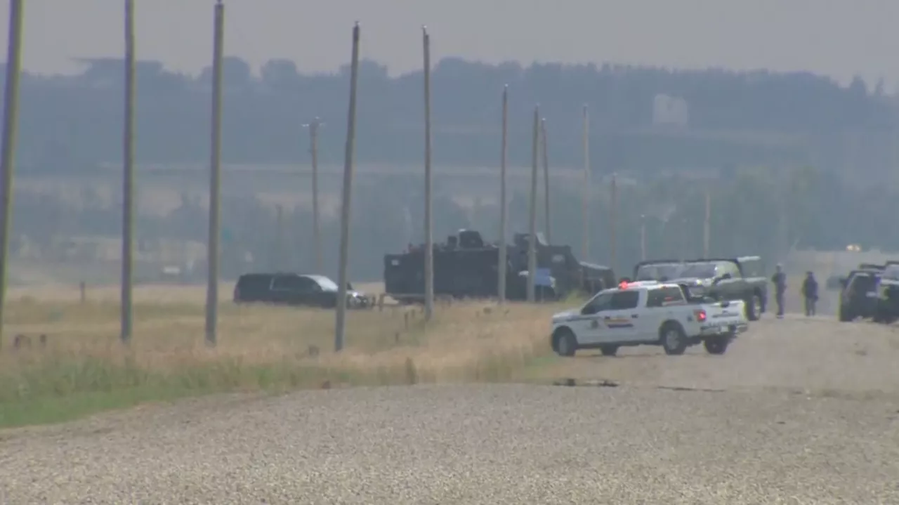 Armed suspects still at large as RCMP lift shelter-in-place order east of Calgary