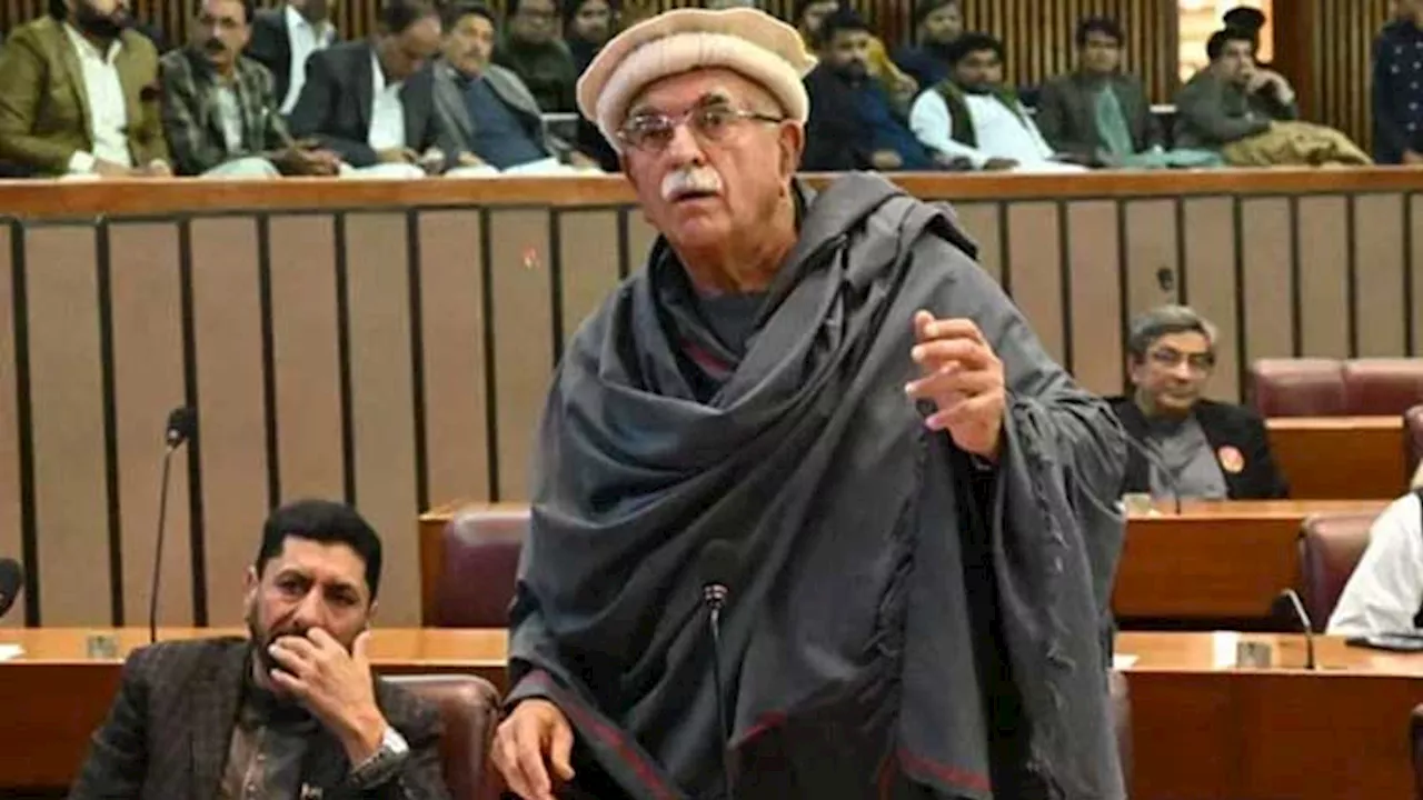 Achakzai opposes anti-India resolution in National Assembly