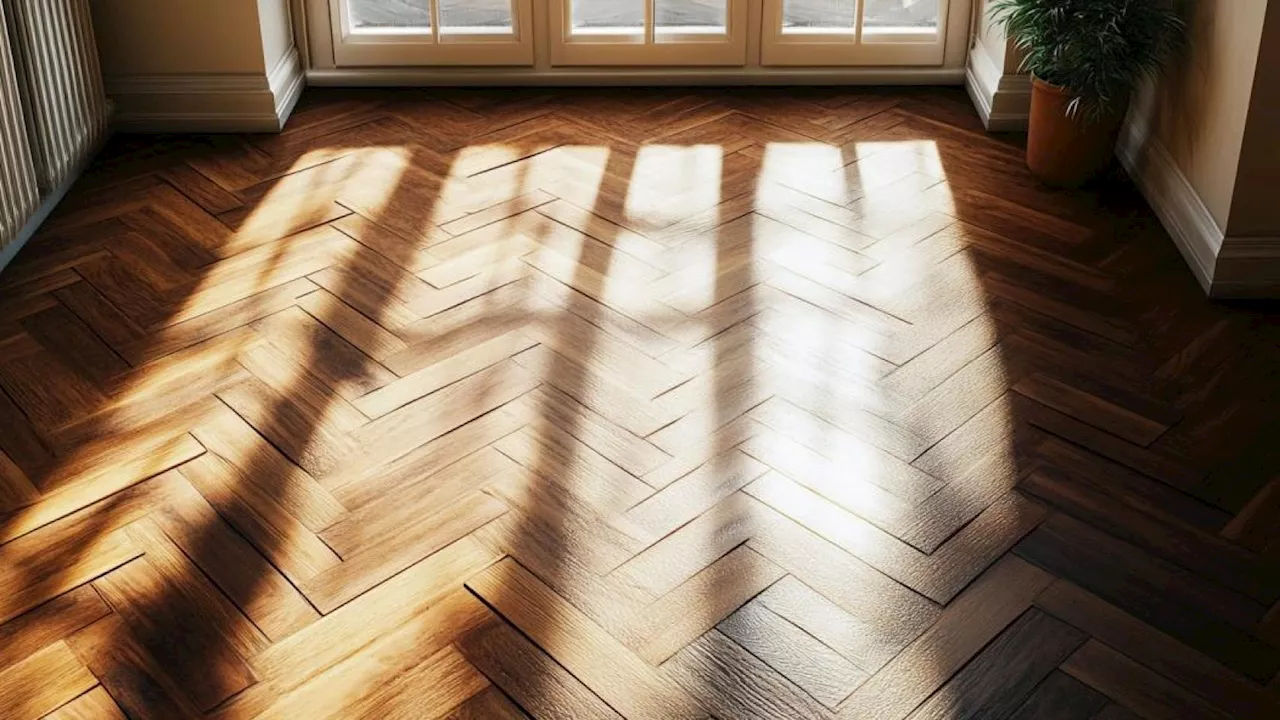 El sencillo truco para quitar los arañazos del parquet: recupera el brillo con un remedio casero