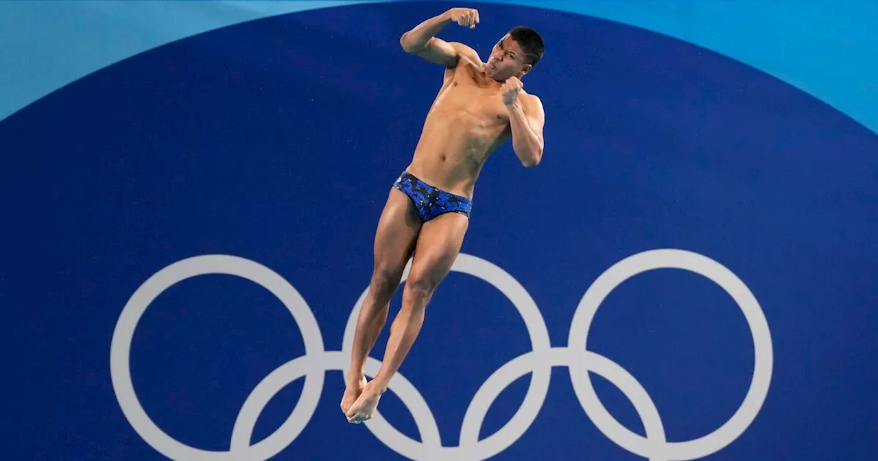 Luis Felipe Uribe logra clasificación a semis en clavados de trampolín