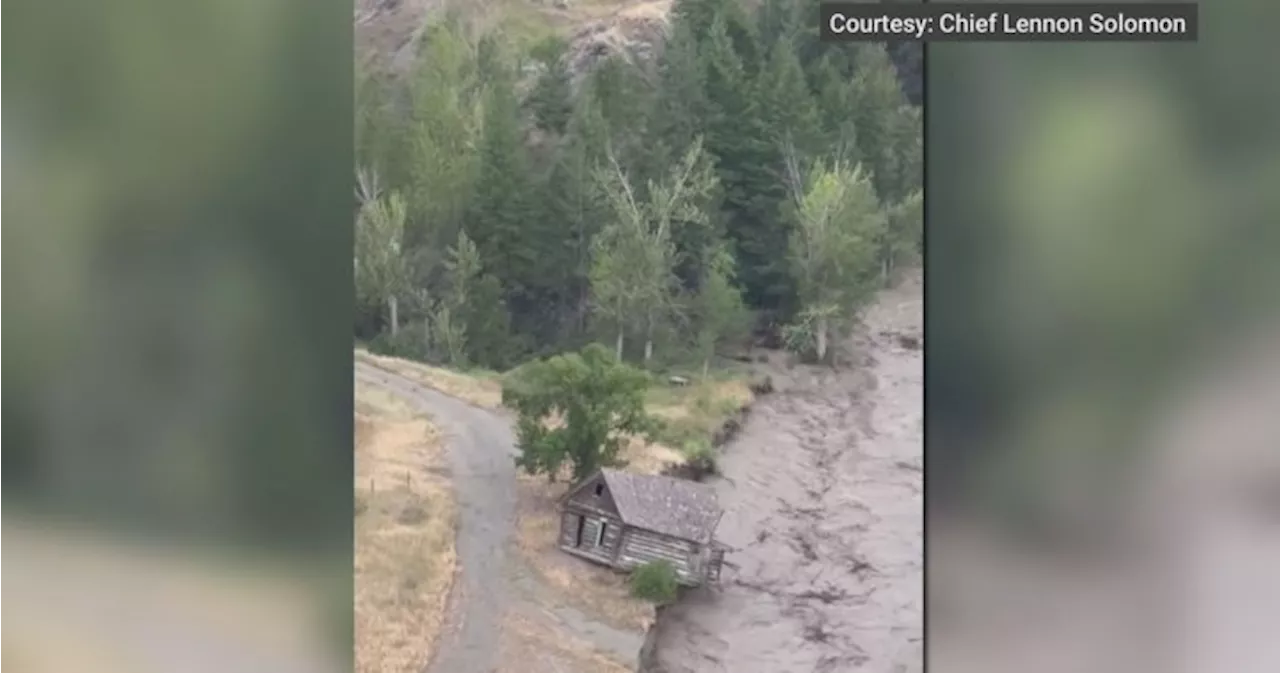 B.C. landslide: Video shows structure washed away after water tops Chilcotin River site