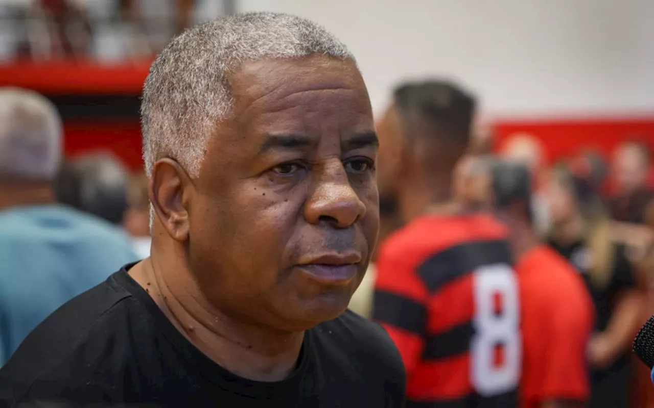 Andrade se emociona em adeus a Adílio: 'Estive mais com ele que com meus irmãos'