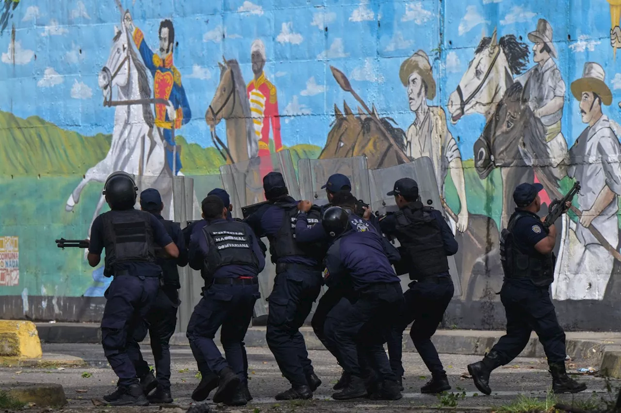 Militares venezuelanos chamam apelos da oposição para apoiá-los de 'desesperados e sediciosos'