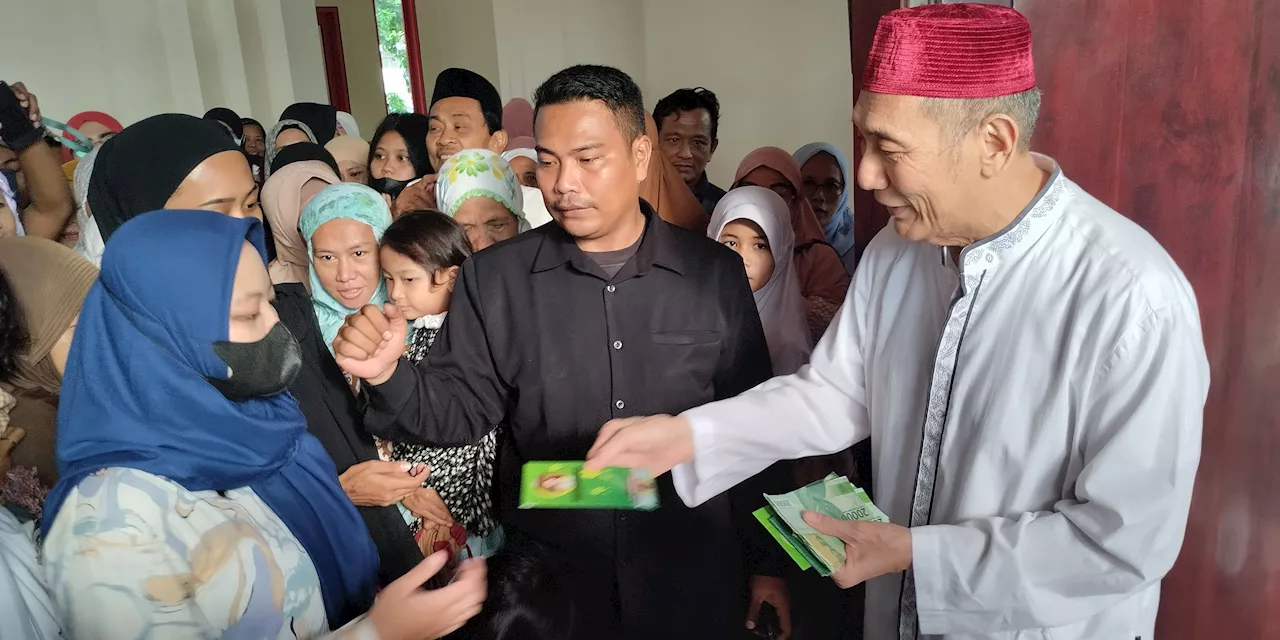 Blusukan ke Pasar Tanah Abang, Jusuf Hamka 'Babah Alun' Dicurhati Pedagang Sepi Pembeli