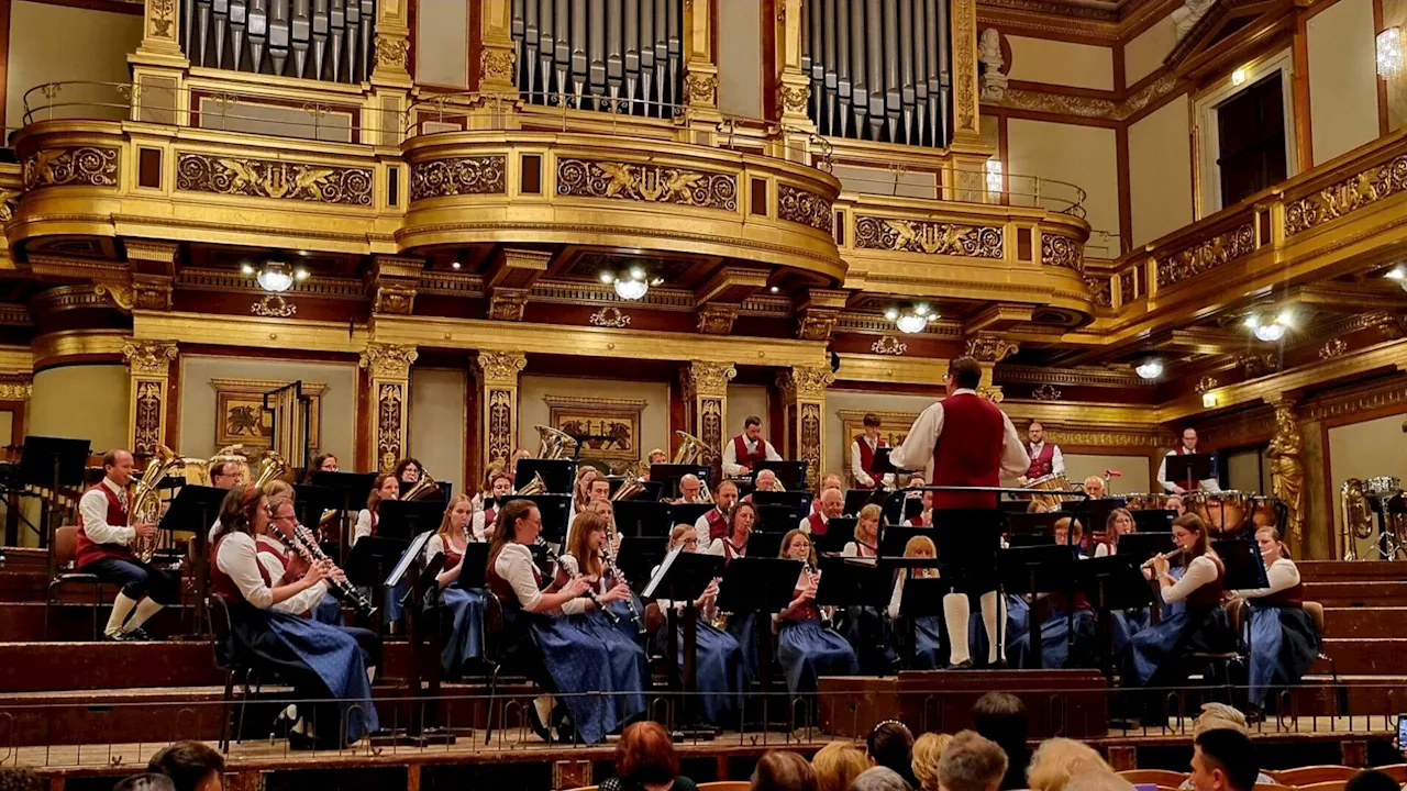 Blasmusikverein Großweikersdorf-Ruppersthal spielte im Goldenen Saal