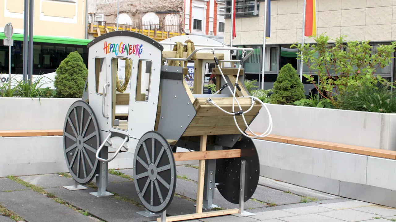 Kinder-Pferdekutsche ist in Herzogenburg eingetroffen