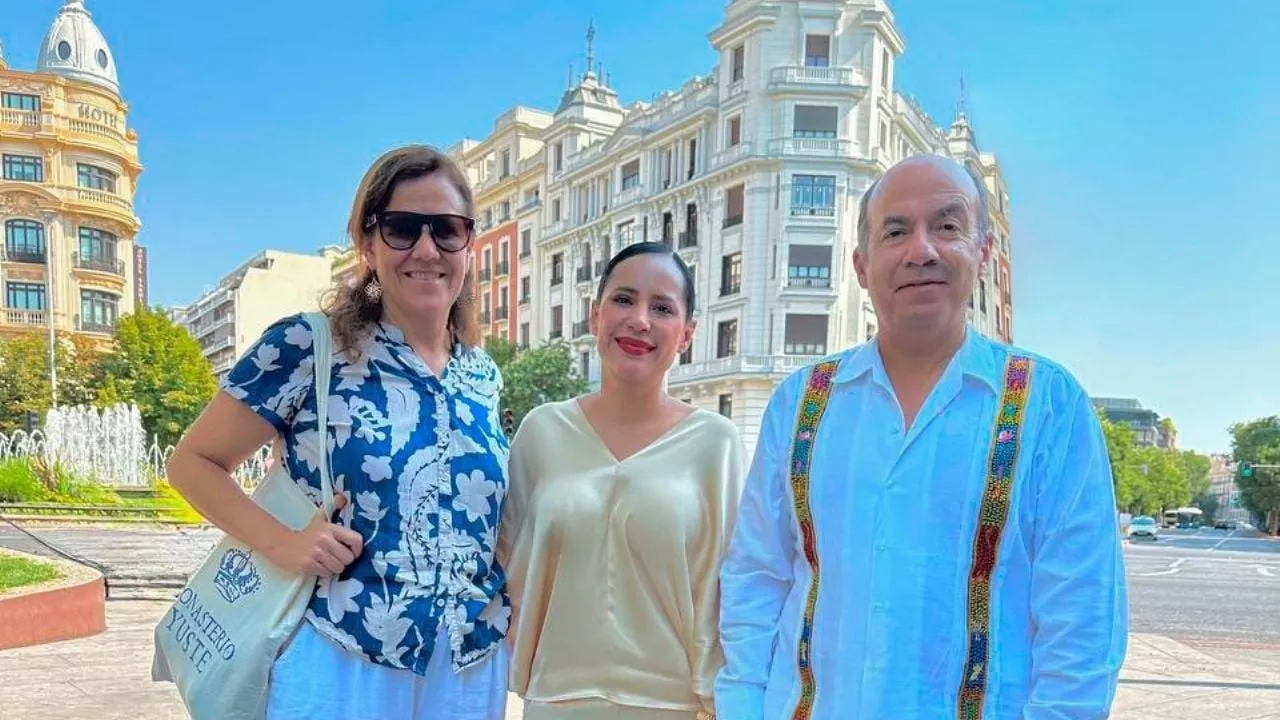 Sandra Cuevas publica imagen junto a Felipe Calderón y desata revuelo en redes