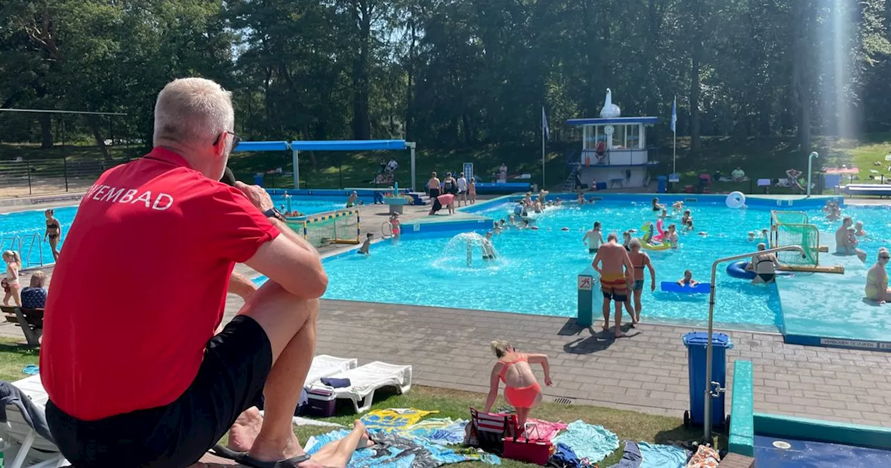 Drukte van jewelste in Drentse openluchtzwembaden op spaarzame zonnige dag