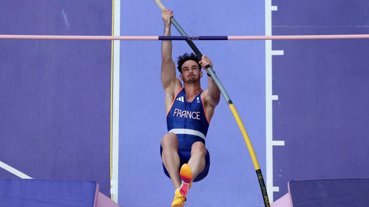 French pole vaulter breaks silence after bulge crushed his Olympic