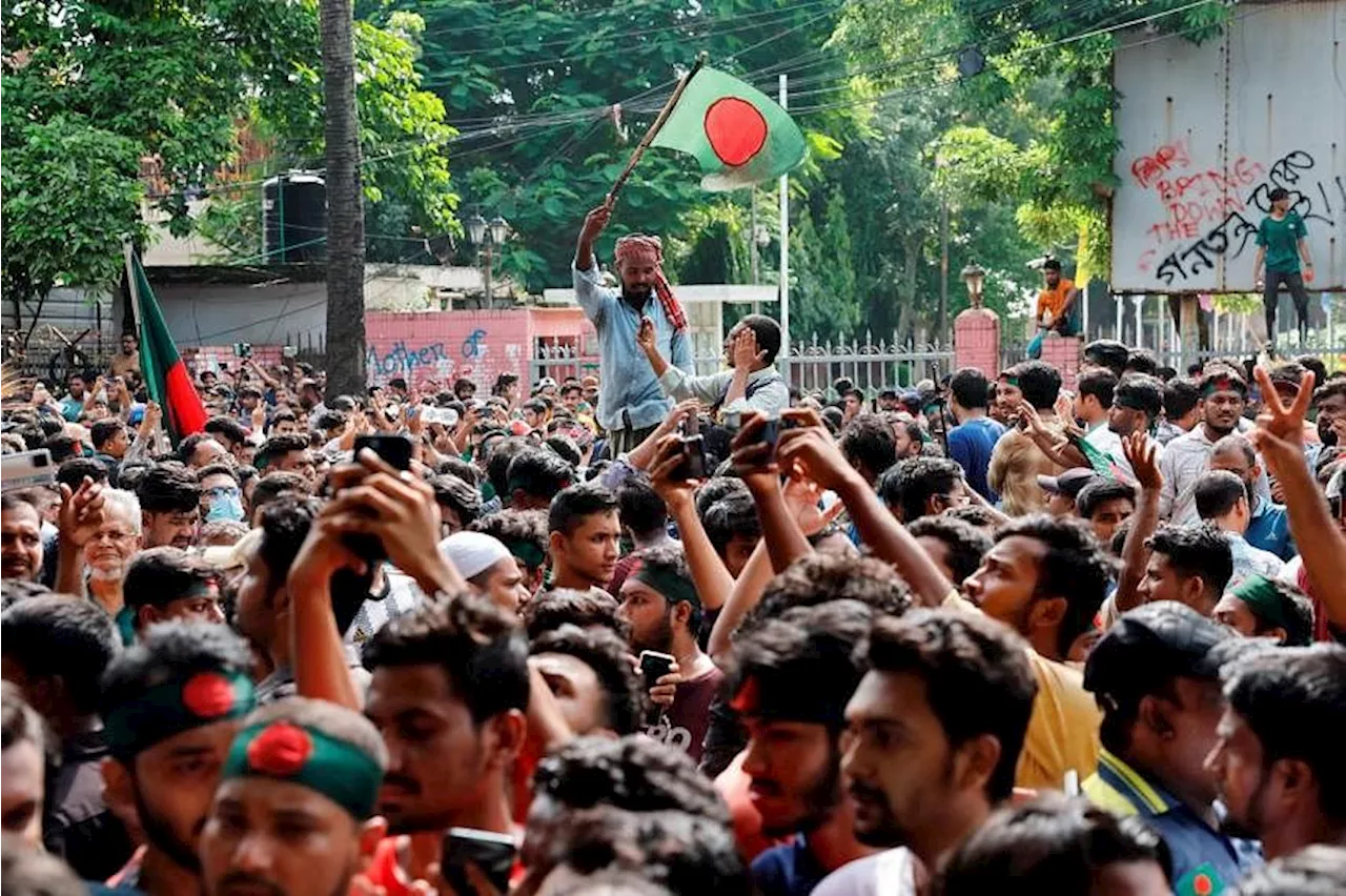 Bangladesh waits on army chief for interim government after PM flees