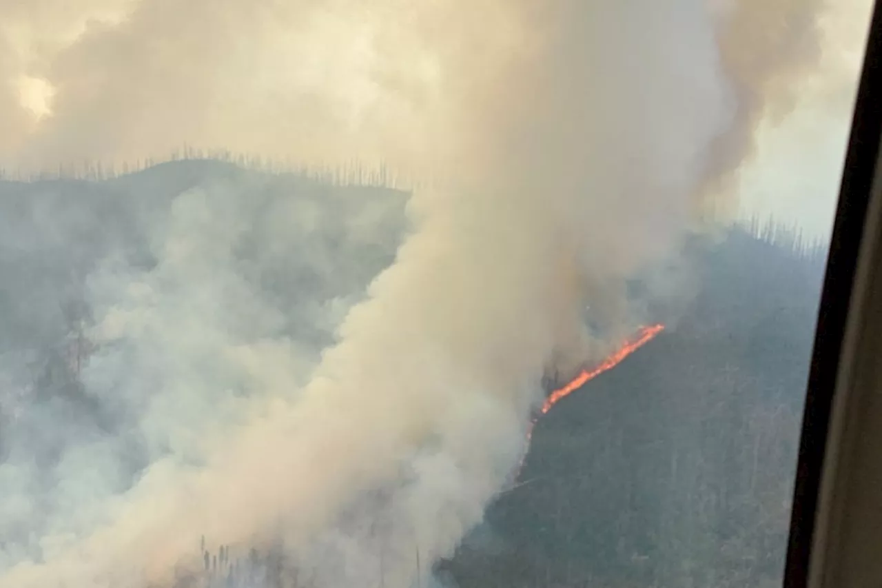 Stay away from 5, 256 hectare Calcite fire near Princeton