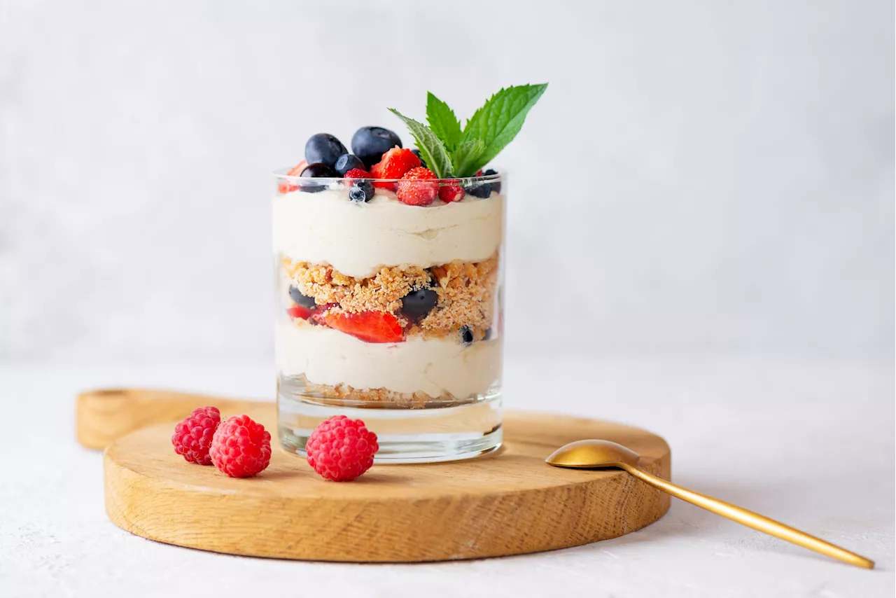 Cette recette de cheesecake aux fruits rouges signée Cyril Lignac se révèle délicieuse