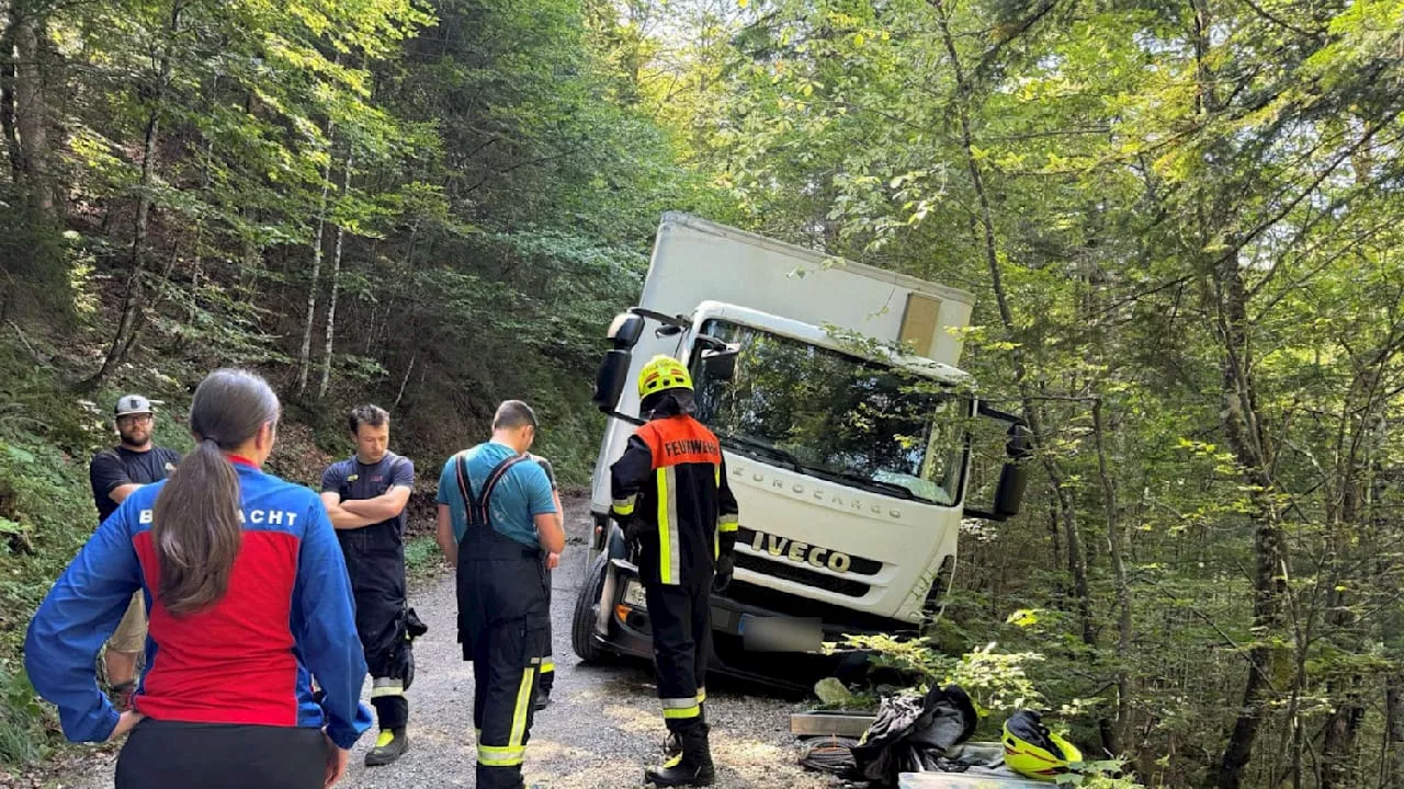 Bayern: Lkw-Fahrer bleibt mit 12-Tonner auf Wanderweg stecken