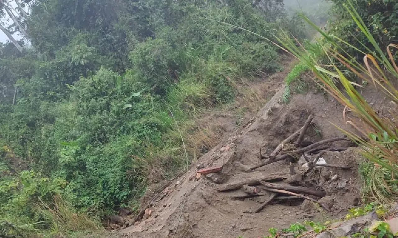 Dos corregimientos de Hacarí en el Catatumbo están incomunicados por la caída de derrumbes