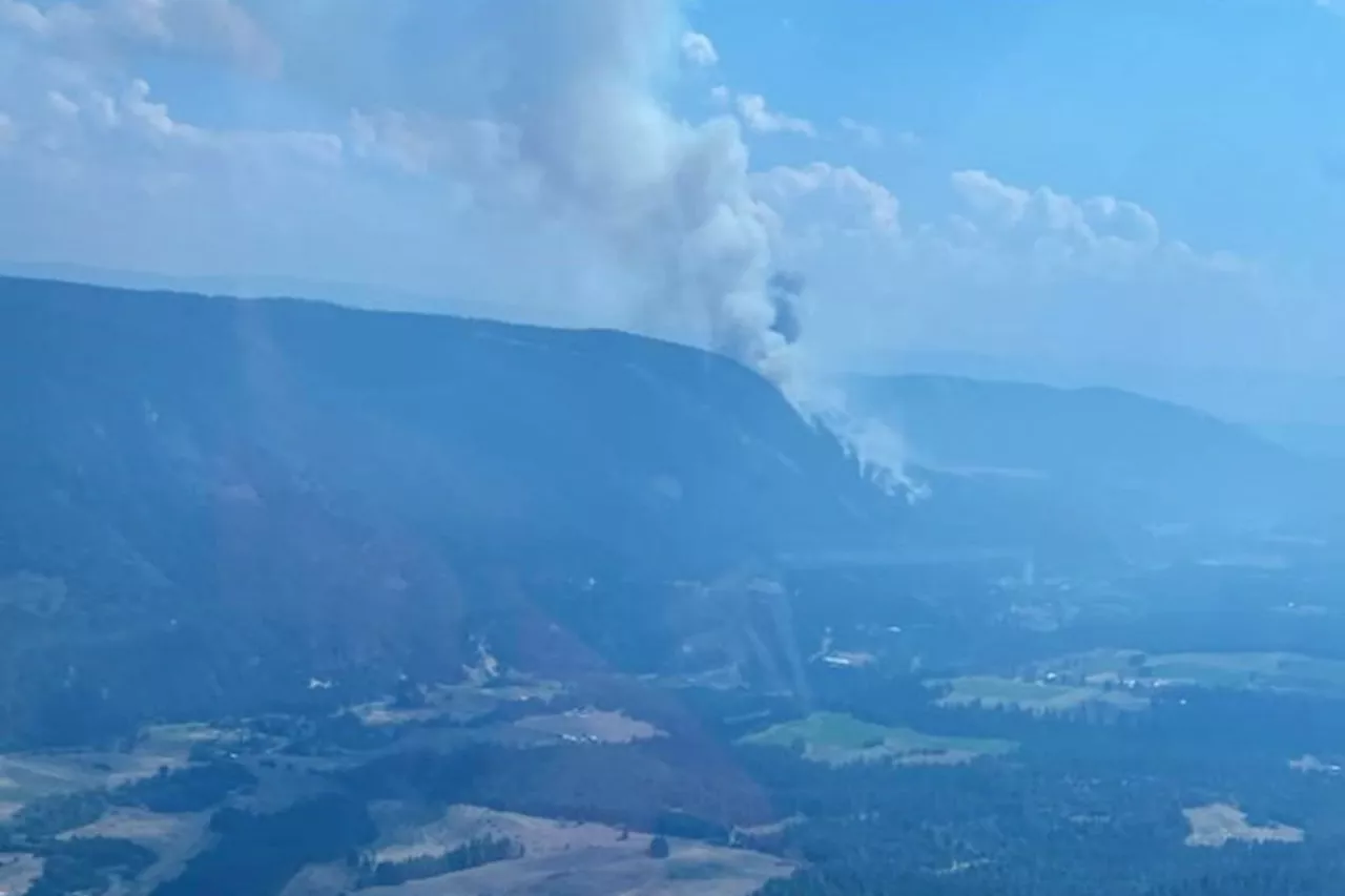 Okanagan wildfire prompts evacuation orders, expands alerts