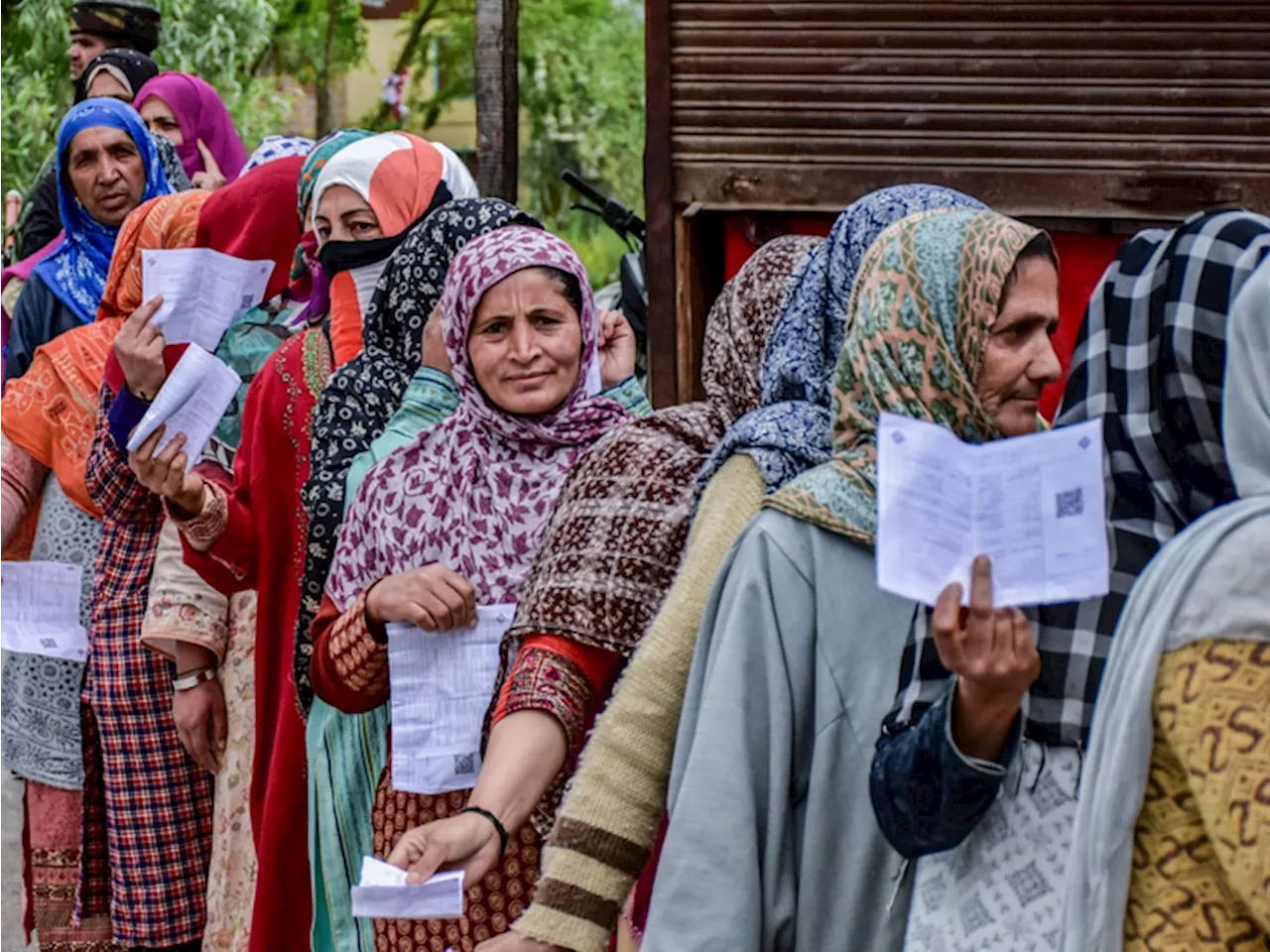 चुनाव आयोग की टीम आज जम्मू-कश्मीर में, जल्द चुनाव होंगे: सुप्रीम कोर्ट की 30 सितंबर तक की डेडलाइन, 20 अगस्त...