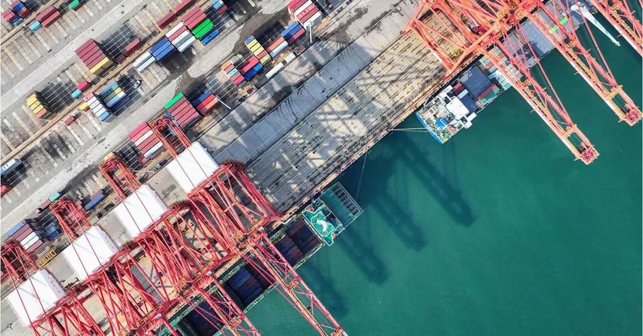 Chinas Exporte wachsen weiter, aber langsamer