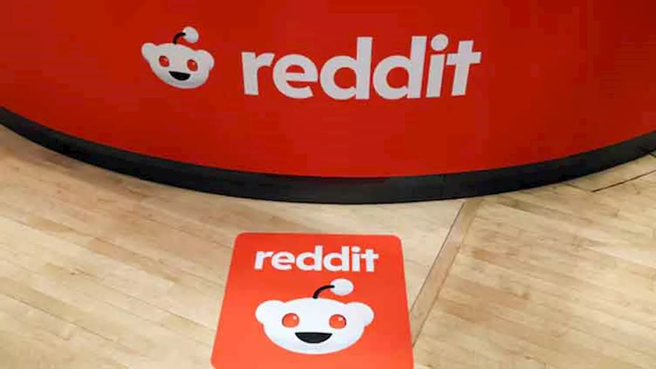 Reddit forecasts quarterly revenue above estimates on strong ad spend