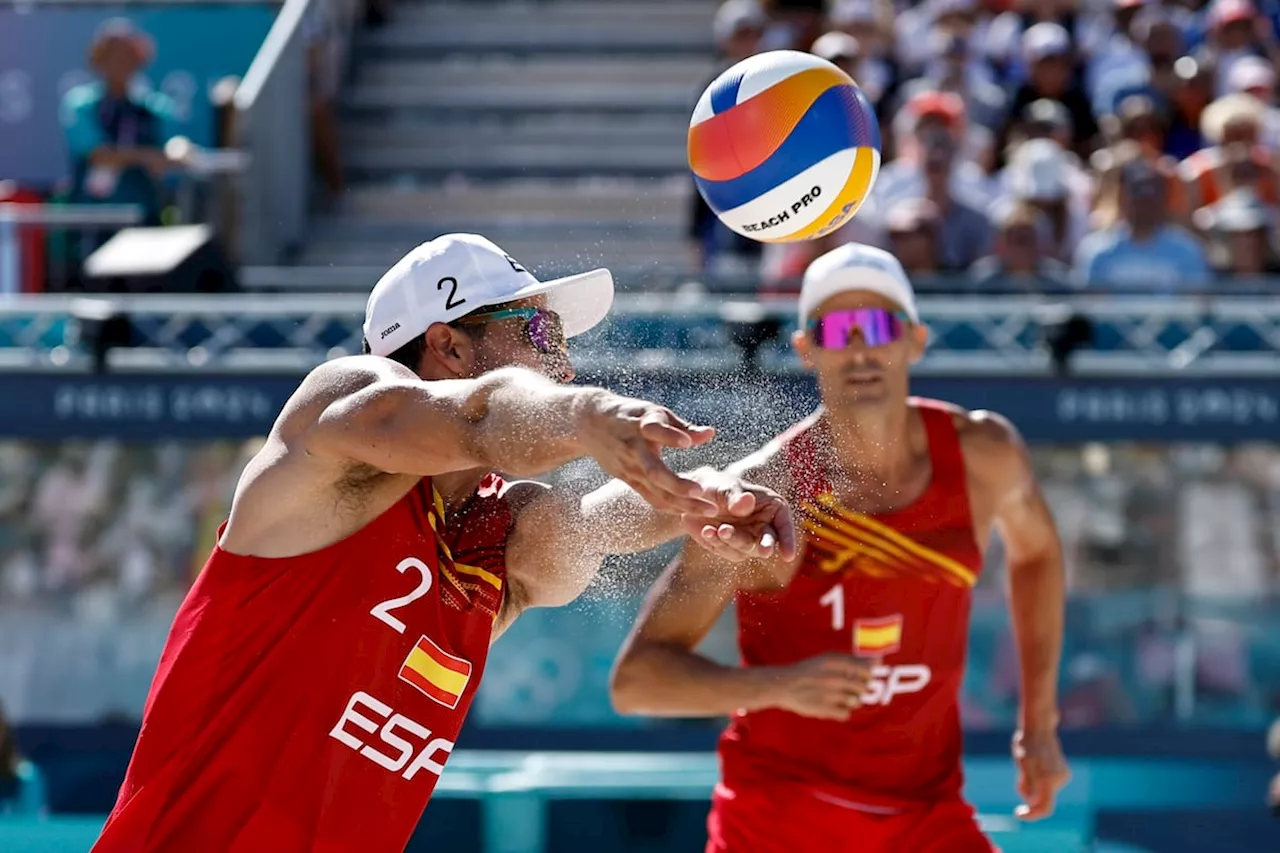 La doble vía del voley playa español