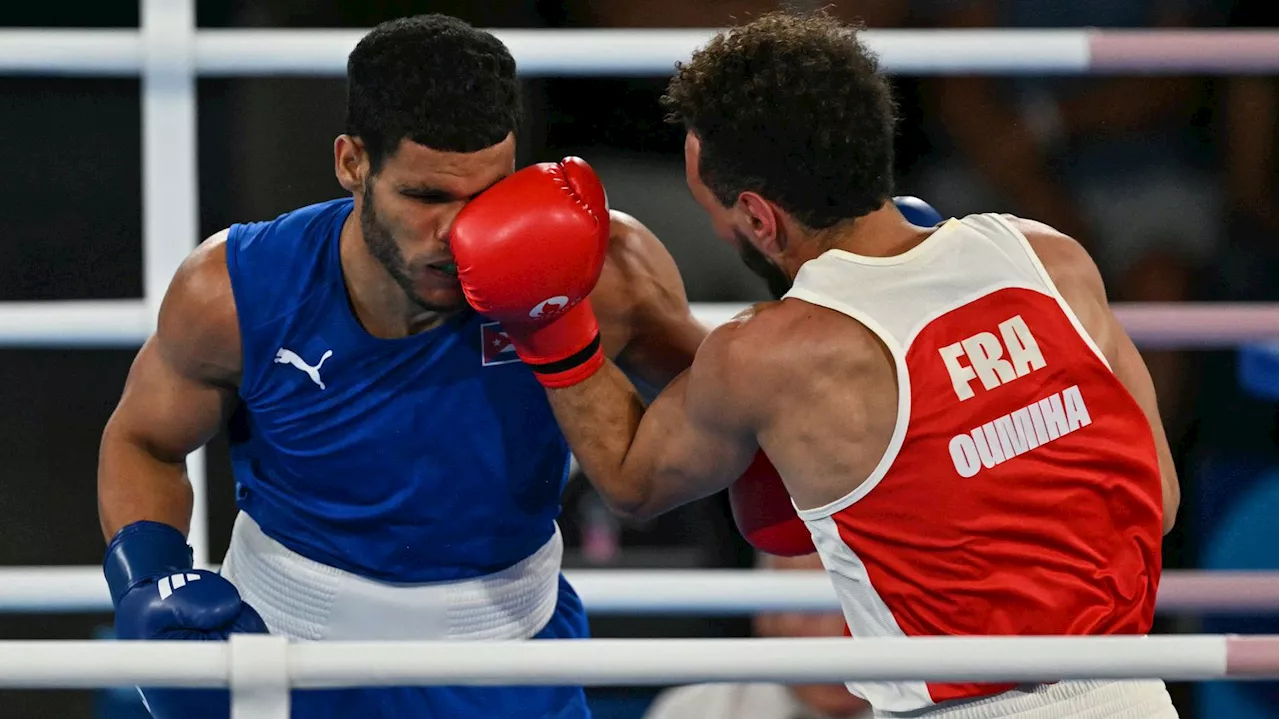 Boxe aux JO 2024 : le Français Sofiane Oumiha médaillé d'argent après un âpre combat face au Cubain Erislandy