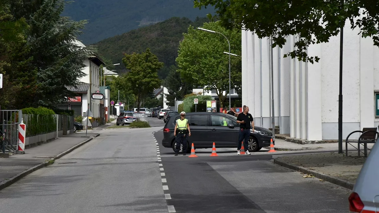 Festnahme vor Evakuierung: Polizei-Razzia in Häusern