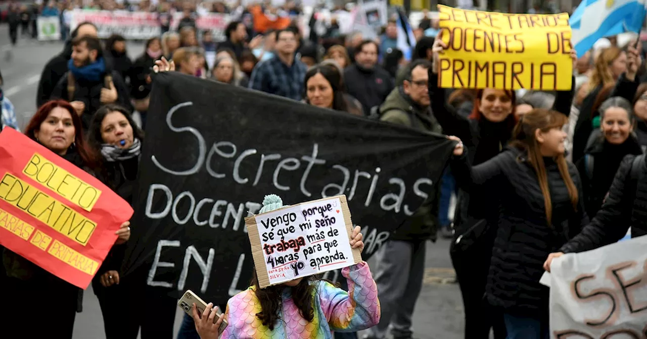 Por los fuertes discursos en la protesta, Llaryora suspendió el diálogo con la UEPC