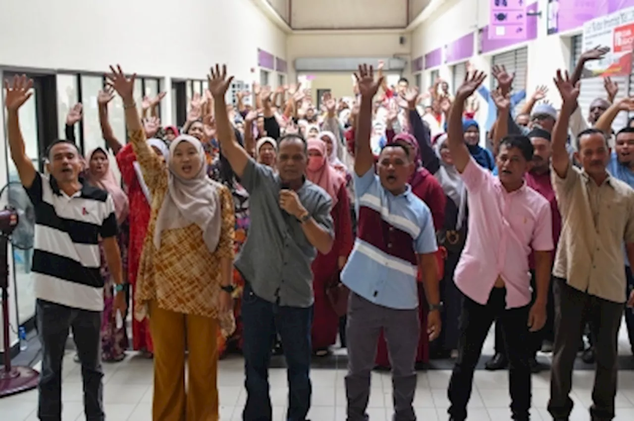 ‘Bye Bersatu’: Jeli division dissolved after over 1,000 members quit party, citing lack of confidence ahead of Nenggiri by-election