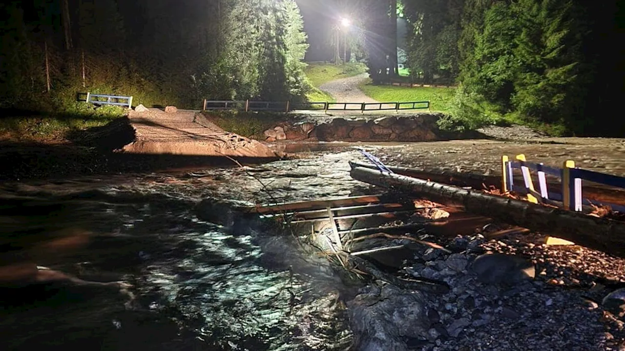 Maltempo, frane tra Veneto e Friuli-Venezia Giulia: strade interrotte