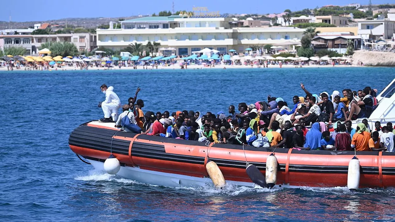 Migranti, Piantedosi: 3.080 rimpatri forzosi, +20% nel 2024