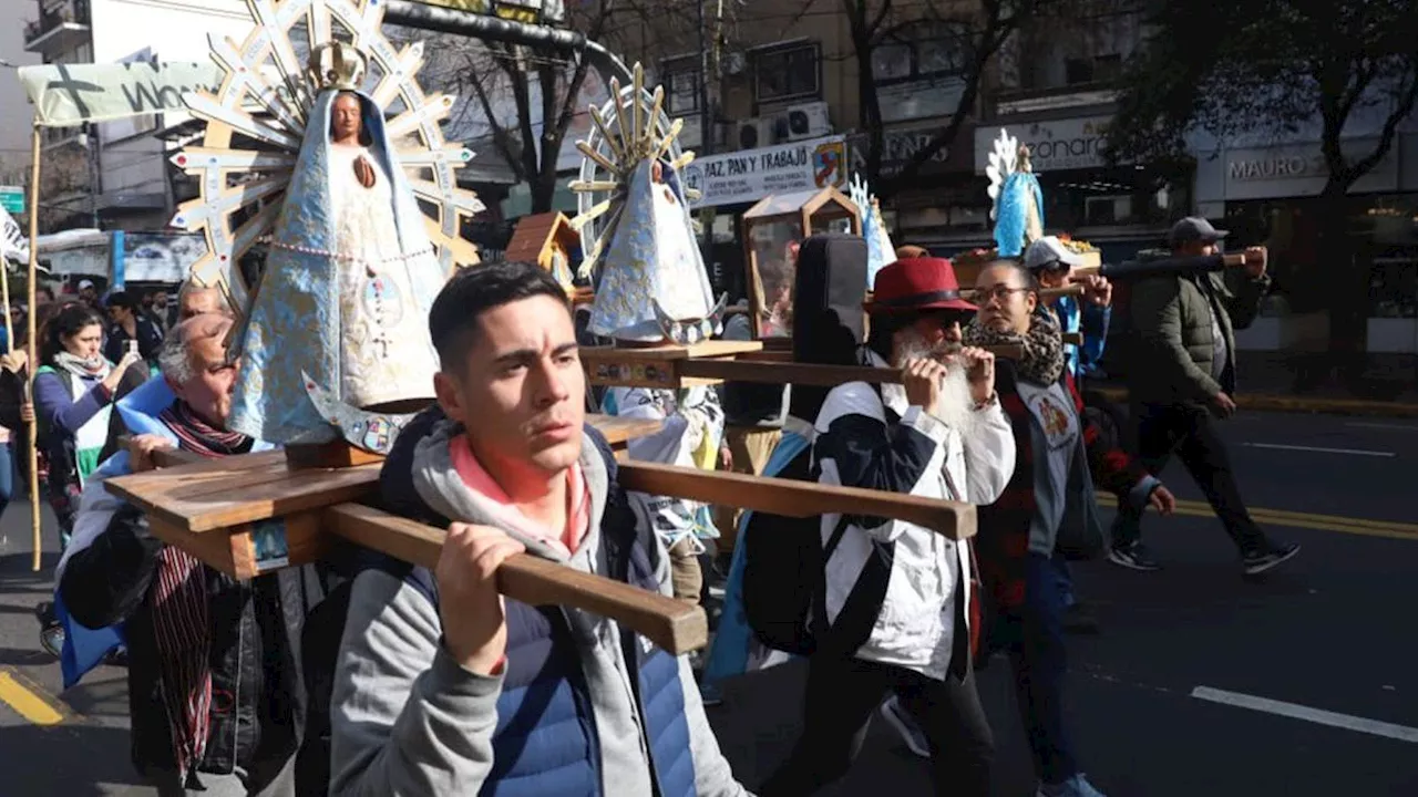 Miles de fieles peregrinaron al santuario de San Cayetano: los principales pedidos