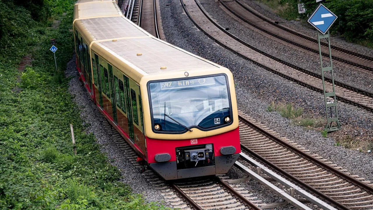 Züge rollen nach mutmaßlichem Brandanschlag wieder nach Plan