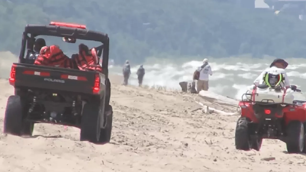 Man drowns in Lake Michigan near Planetarium, 17-year-old still missing in Indiana