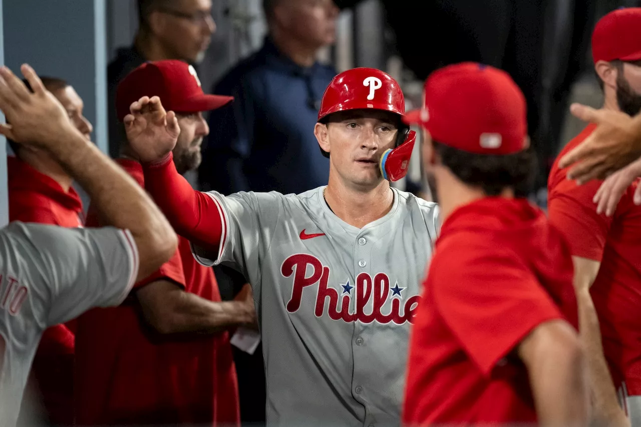 Sosa, Schwarber follow L.A. earthquake with back-to-back homers in Phillies’ win