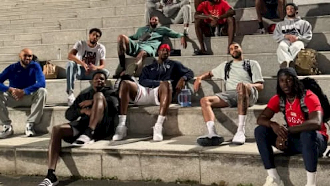 JO 2024: (basket) l'incroyable photo de l'équipe américaine de basket devant Bercy