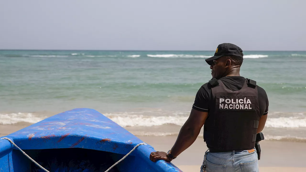 Aparece una embarcación con 14 esqueletos en la costa de República Dominicana