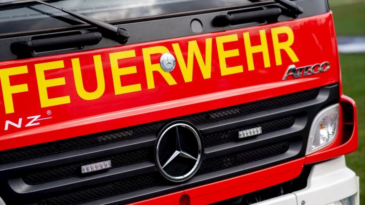 Verkehr: A38 bleibt nach Lkw-Unfall einseitig gesperrt