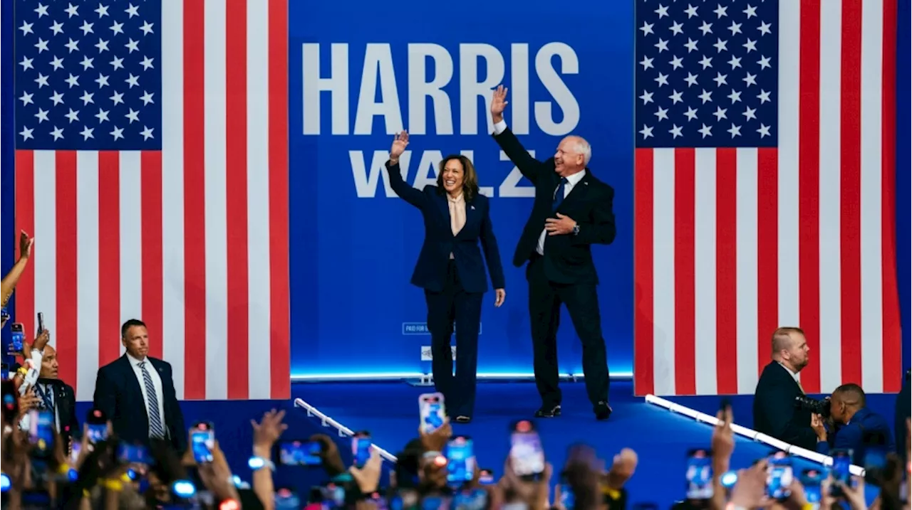 Kamala Harris dan Tim Walz Resmi Tampil Bersama di Philadelphia