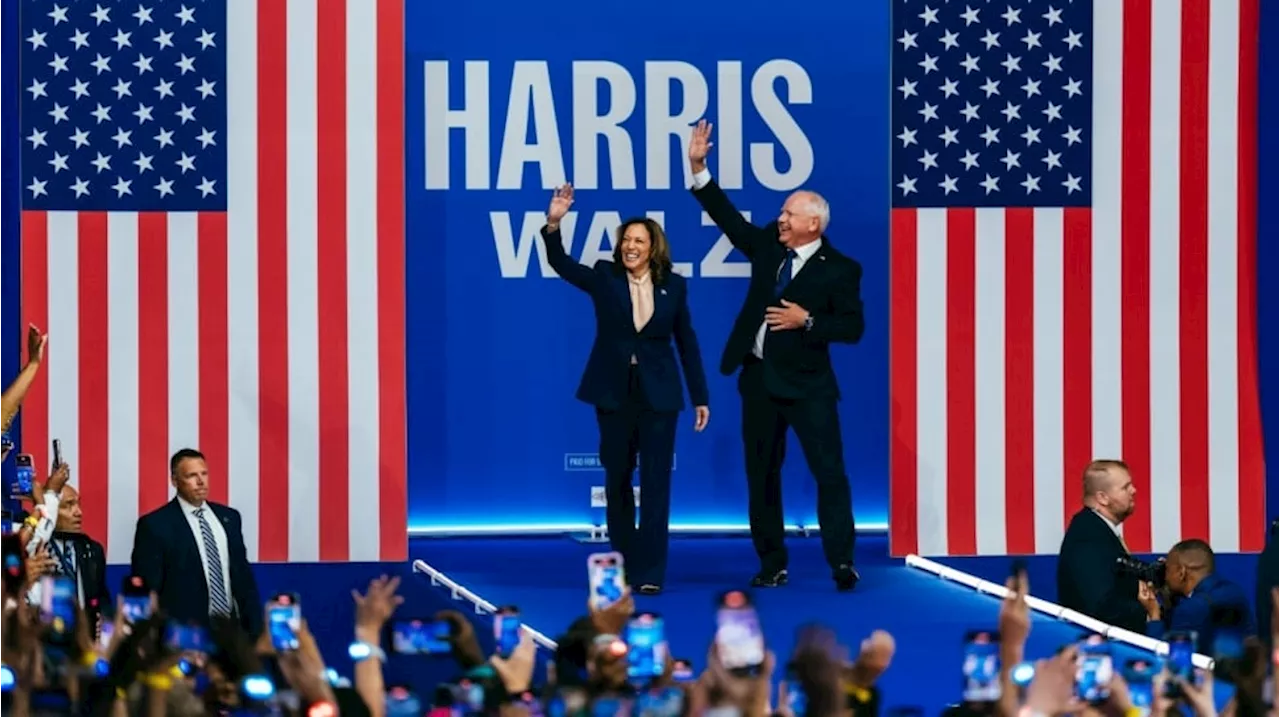 Kamala Harris dan Tim Walz Resmi Tampil Bersama di Philadelphia