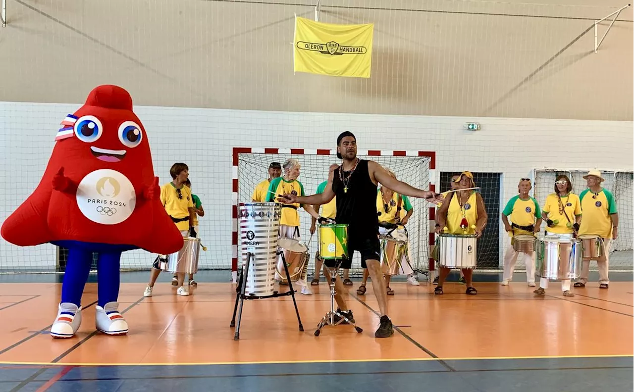 À Saint-Pierre-d’Oléron, la mascotte Phryge célèbre les Jeux olympiques