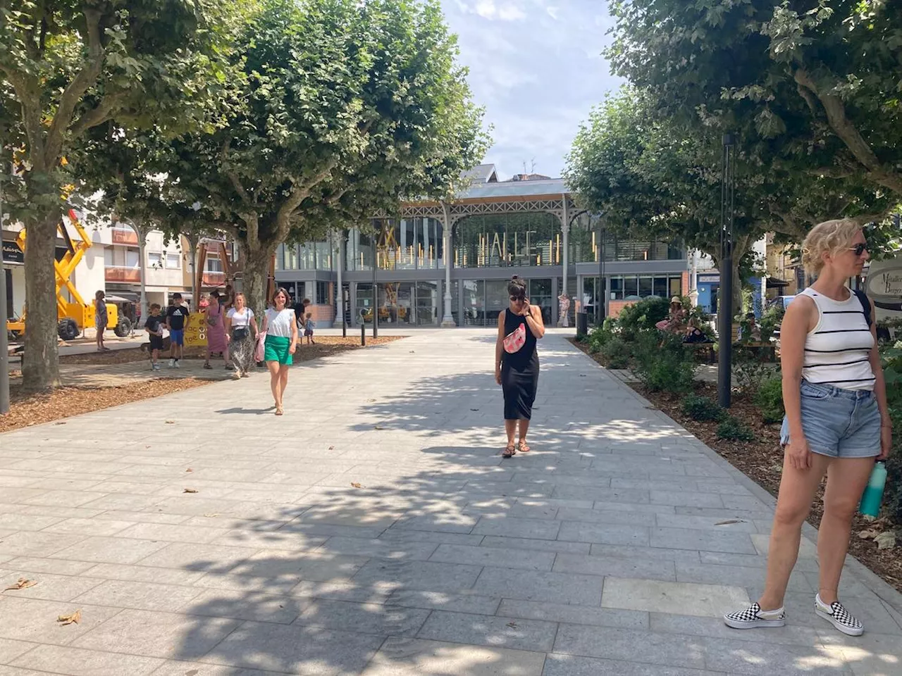 « C’est convivial » : la nouvelle place du marché couvert séduit les Bergeracois