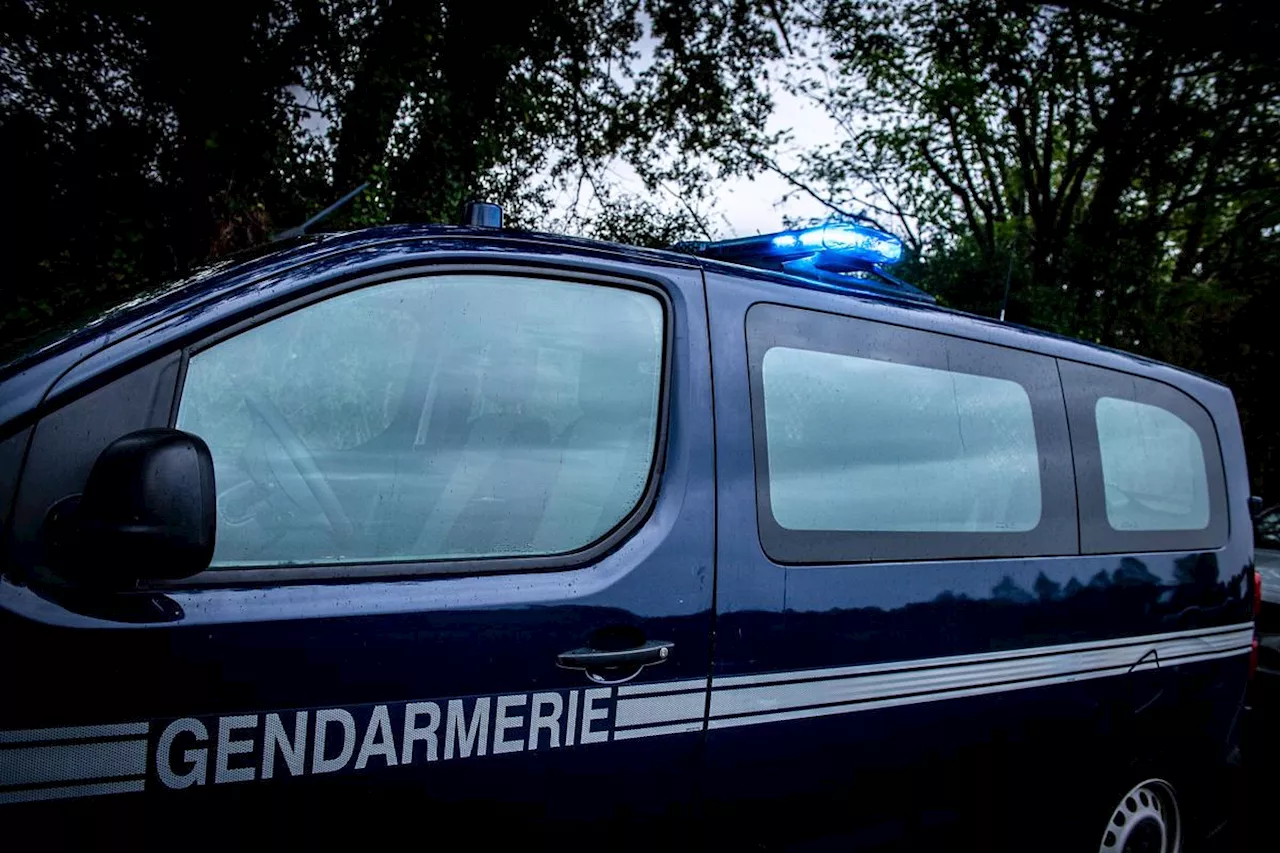 Dordogne : leur voiture se retourne sur le toit, il part chercher de l’aide dans la nuit