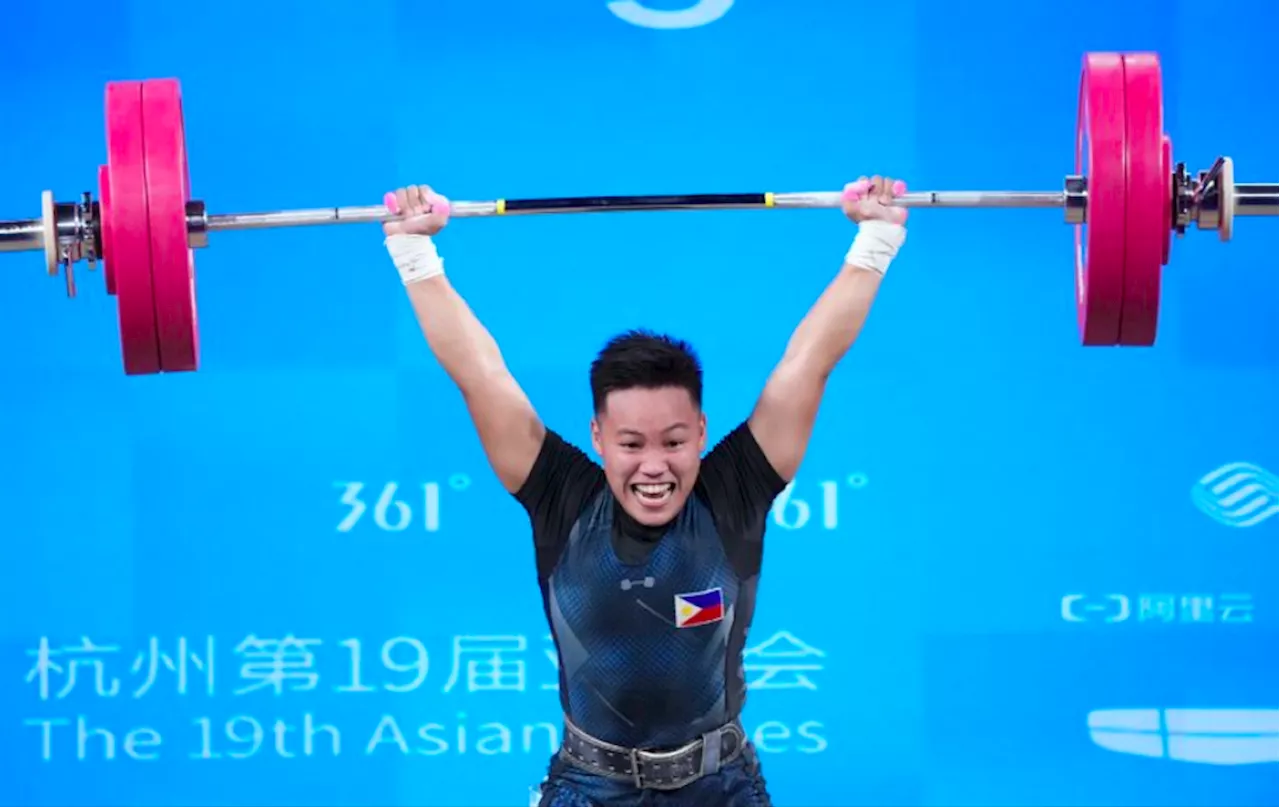 Weightlifter Ando vies for medal in Paris