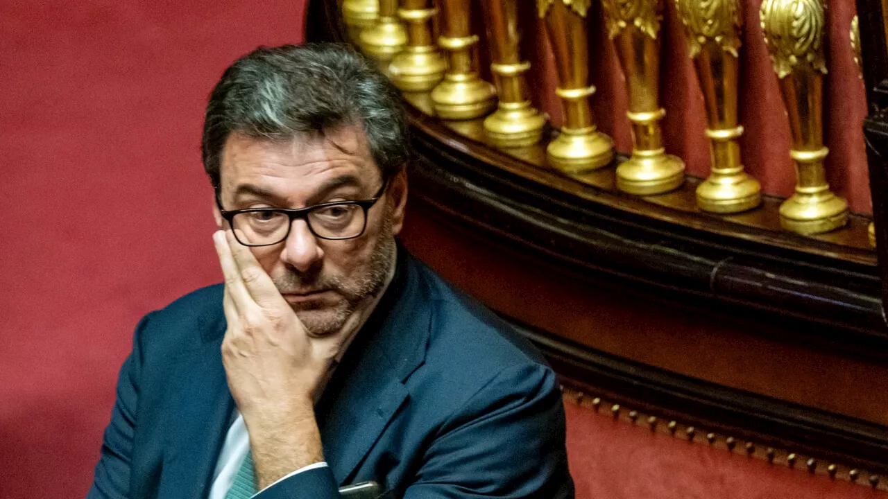 Giorgetti dice no alla tassa sugli extraprofitti ma raddoppia quelle per i miliardari stranieri