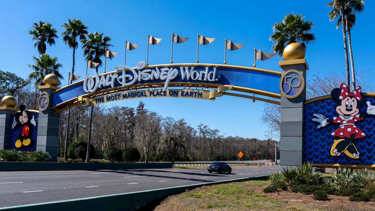 2 reasons why Disney's CFO isn't too worried about the parks