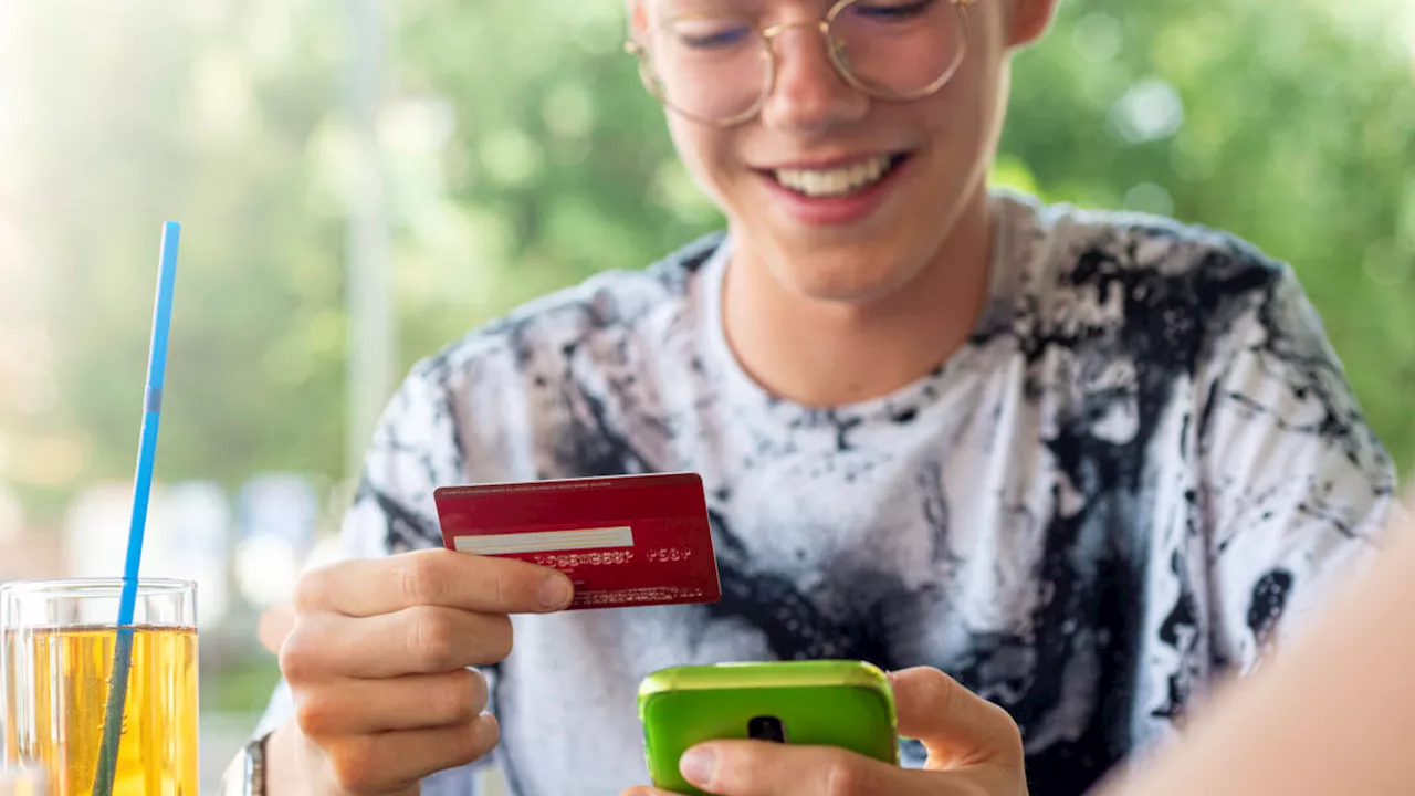 Best credit cards for college students and how to build credit