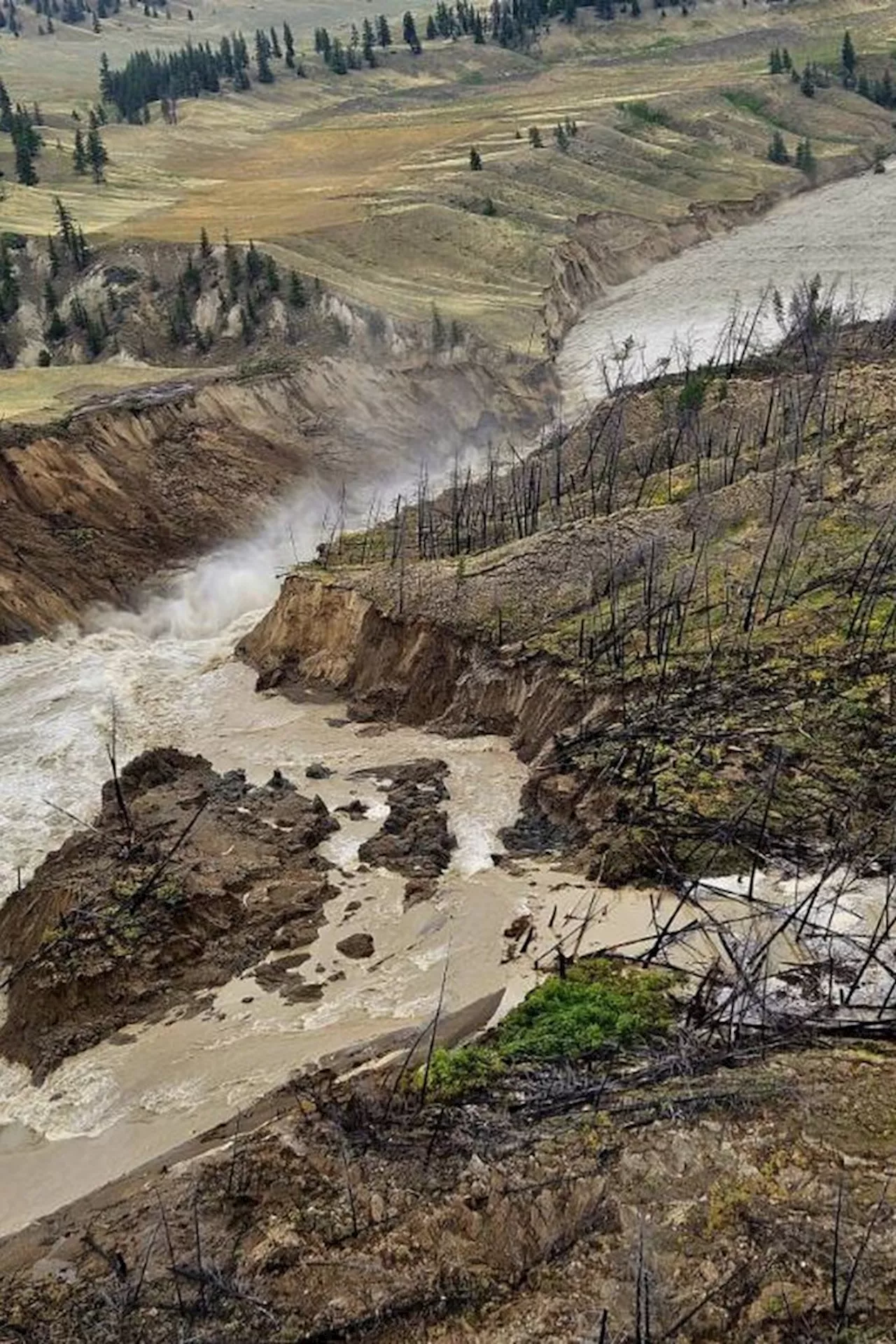 B.C. First Nations say Chilcotin River landslide, flood hit heritage sites, salmon